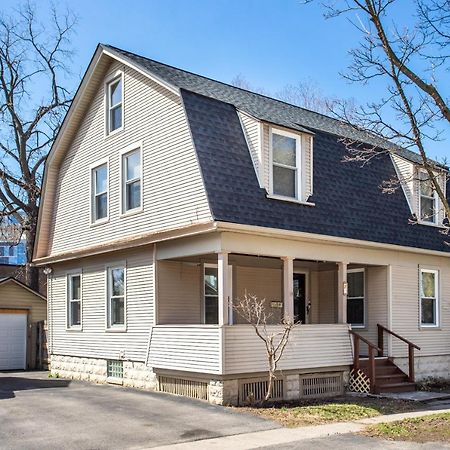 Spacious Home With In-Unit Laundry, Parking, 1Gb Wifi, & Patio Deck 로체스터 외부 사진