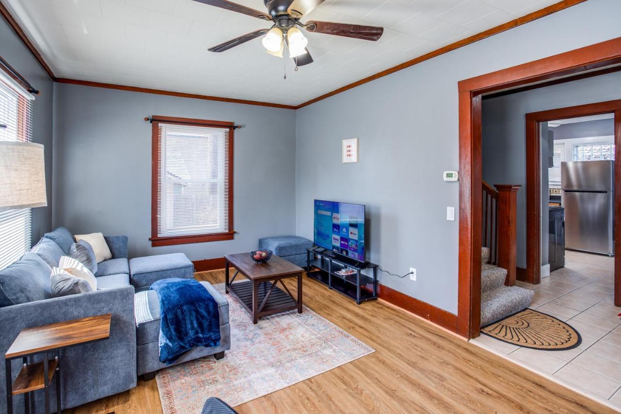 Spacious Home With In-Unit Laundry, Parking, 1Gb Wifi, & Patio Deck 로체스터 외부 사진