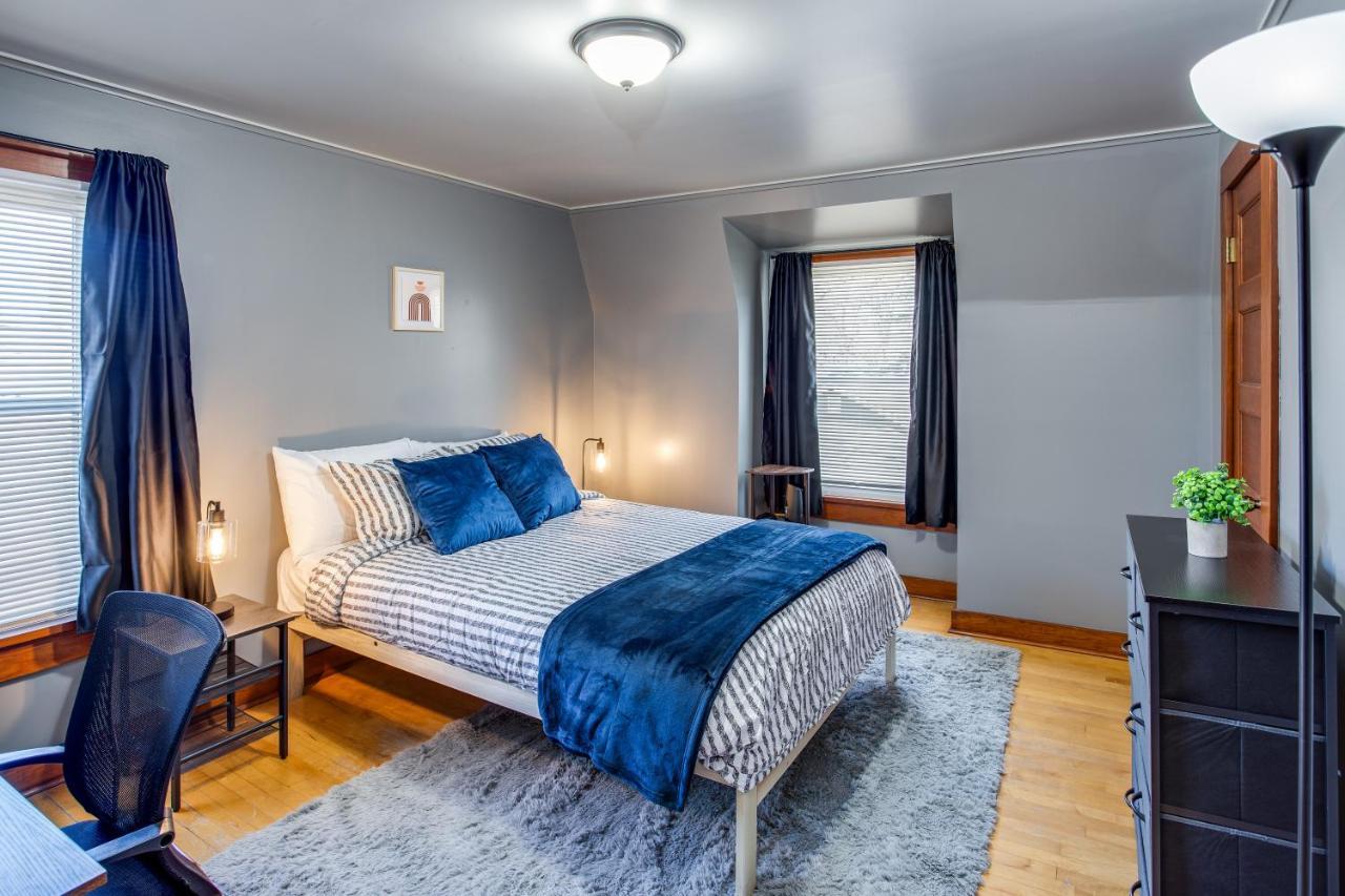 Spacious Home With In-Unit Laundry, Parking, 1Gb Wifi, & Patio Deck 로체스터 외부 사진