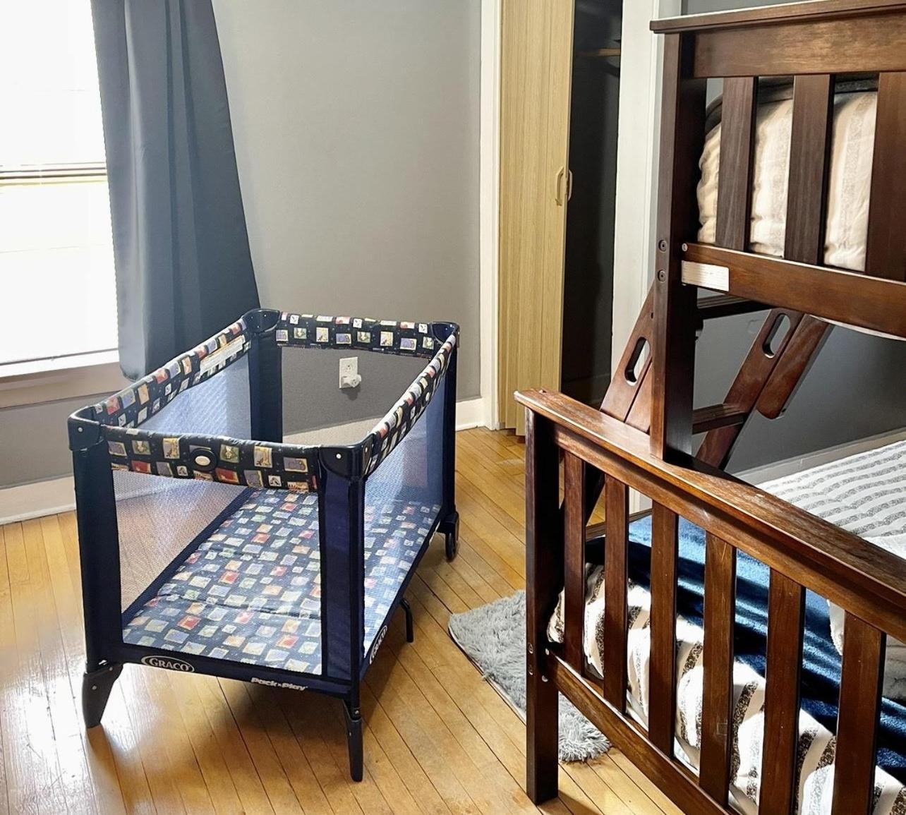Spacious Home With In-Unit Laundry, Parking, 1Gb Wifi, & Patio Deck 로체스터 외부 사진